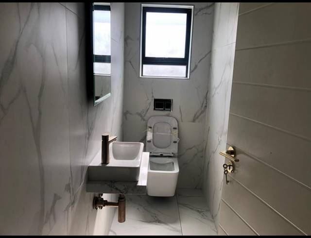 4 BEDROOM HOUSE FOR SALE IN WATERLAKE FARM LIFESTYLE ESTATE